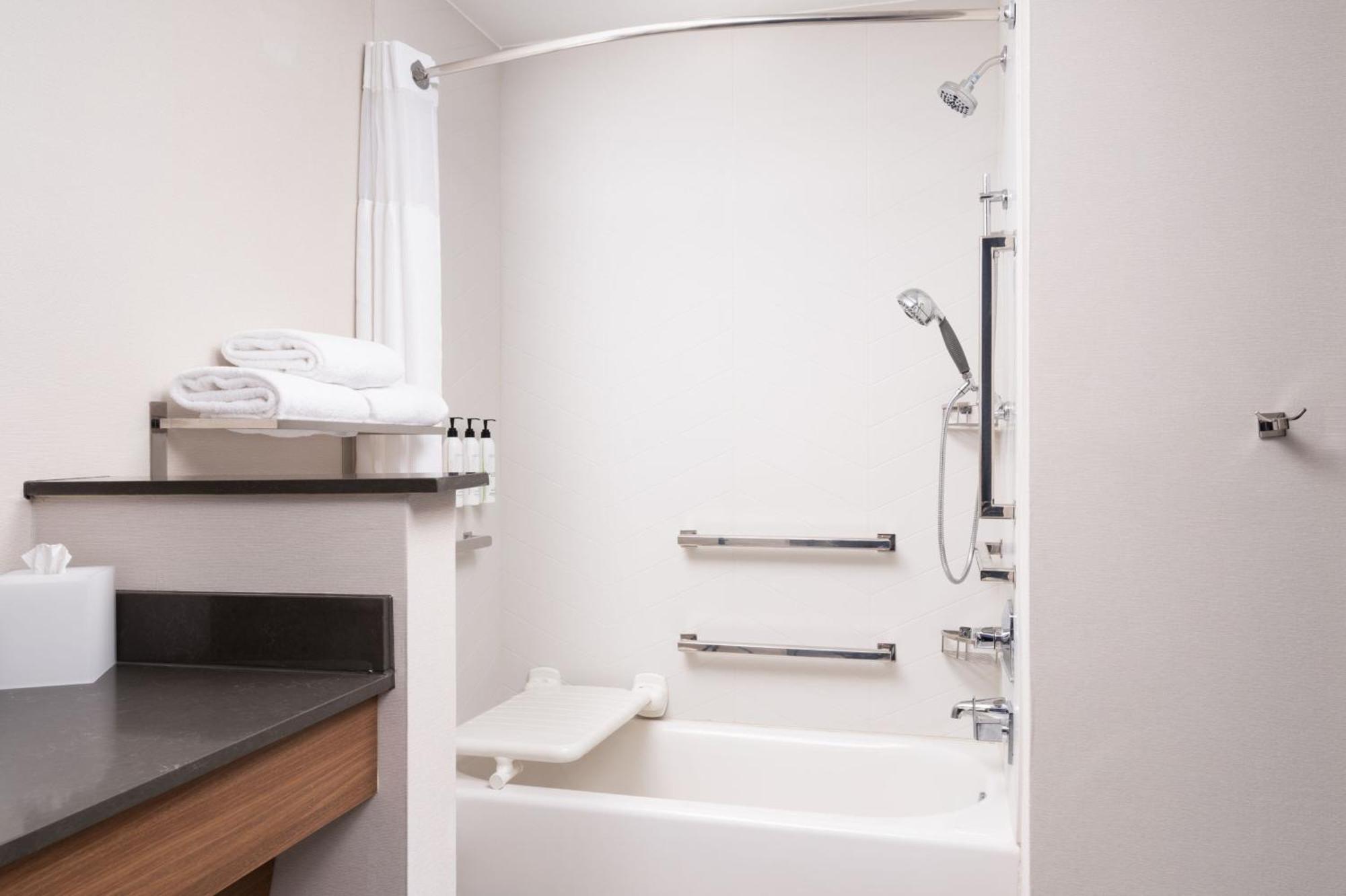 Fairfield By Marriott Inn & Suites ウェイクロス エクステリア 写真